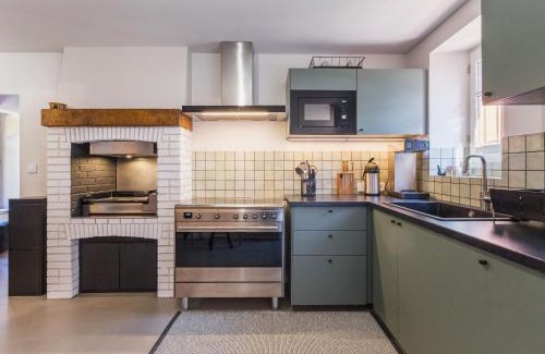 Malville House | Grande maison de campagne rénovée avec parking et espace détente - FR-1-306-1303