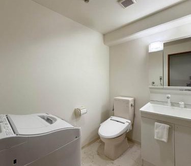 Hiroshima City Centre Apartment | Grandeur by b hotel - Bright Riverside Studio Walk to Peace Park