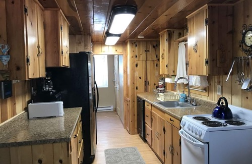 Pinetop-Lakeside Cabin | Grandma's Cabin. Cozy & Relaxing. You won't be disappointed.