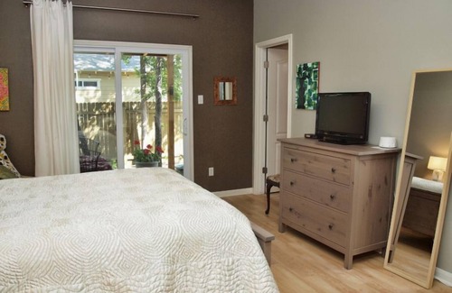 Austin Apartment | GRANDPARENTS! Come stay with us to visit your family and friends!