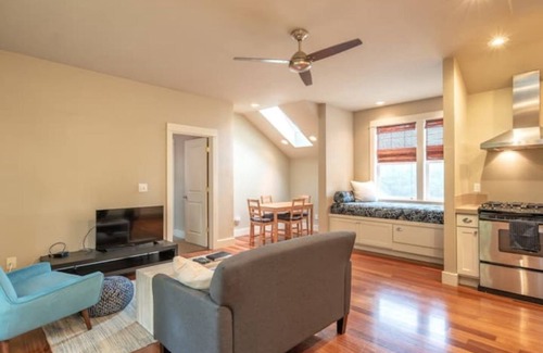 Far Southwest House | Granny Flat in leafy SW Portland