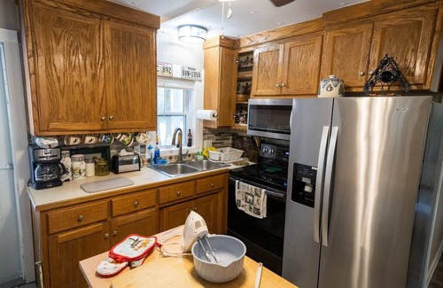 Bismarck Cottage | Granny's Hidden Cottage by Lake DeGray, AR
