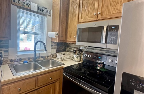 Bismarck Cottage | Granny's Hidden Cottage by Lake DeGray, AR
