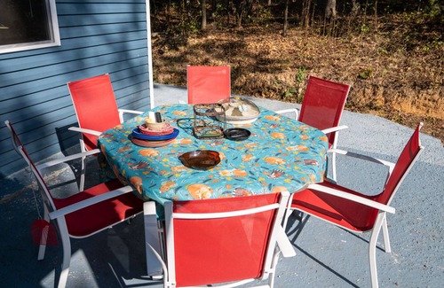 Bismarck Cottage | Granny's Hidden Cottage by Lake DeGray, AR