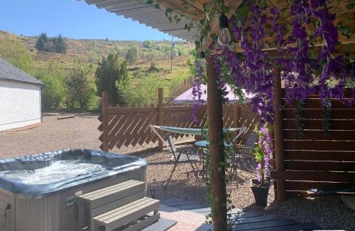 Salen House | Grant Cottage