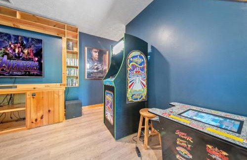 Black Bear Falls House | Gray Fox Den Theater & Arcade, Hot Tub, Views