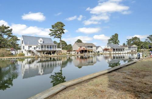 Deep Hole House | Gray Pearl