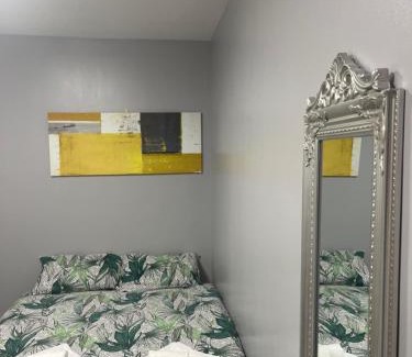 Grays Bed & Breakfast | Grays Accommodation B&B