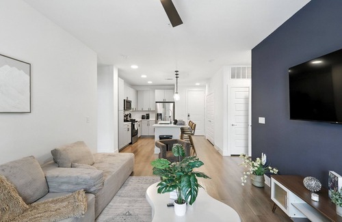 Downtown Fort Worth Condo | Grayson 13012 Luxury Living DT Fort Worth 2B2B