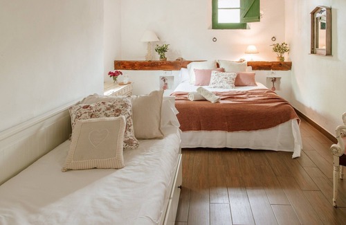 Sant Andreu de Llavaneres Other | Great Masia S-XV for 40 people.