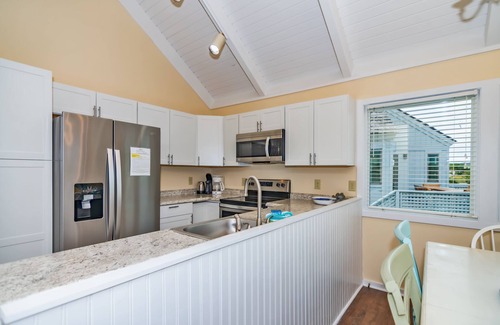 Bald Head Island Villa | Great 3 Bedroom Villa within walking distance to the BHI Club and Beach! 2-4 Passenger Golf carts!