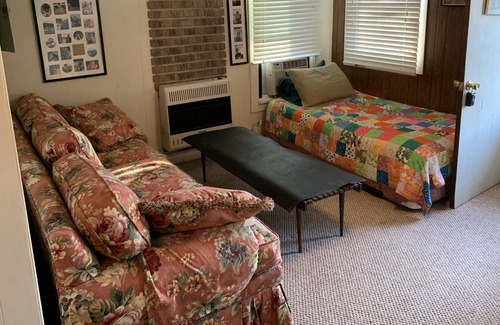 Delavan Lake Cottage | Great 3 season summer home for friends and family.