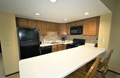 Sapphire Resort | Great Adventure in North Carolina! 3 Serene Units, Ski Equipment Rentals