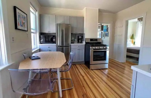 East Providence Apartment | Great Apartment in East Providence
