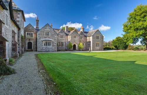 Bridestowe Cottage | GREAT BIDLAKE MANOR, pet friendly in Bridestowe, Nr Lydford