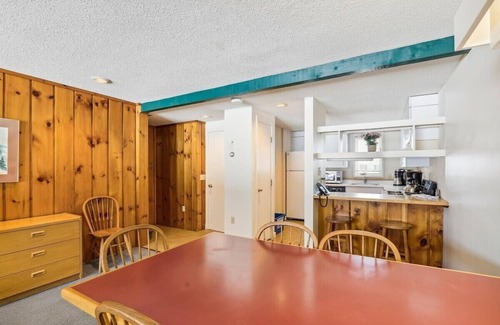 Stowe Area Condo | Great Deal! Prime Ski Week at Village Green in Stowe - Feb 24 to Mar 2;
