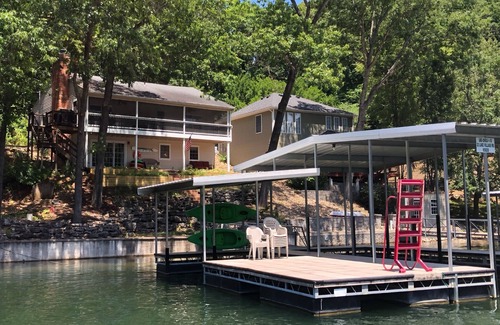 Osage Beach House | Great family retreat! Lakefront, 4bed/2Ba, quiet cove & private dock