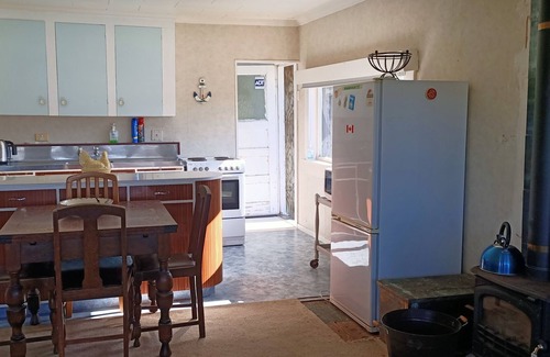 Kawhia Cottage | Great Fishing in Classic Kiwi Bach, With Amazing Views of Kawhia Harbour