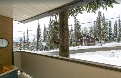 Big White Ski Resort Condo | Great For A Couple, Steps to Village Center