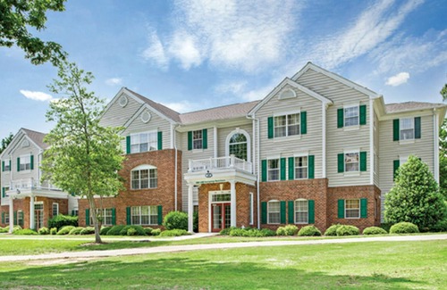 Berkeley Condo | Great for Large Family/Group. Suitable for 12. Popular Resort near Attractions.