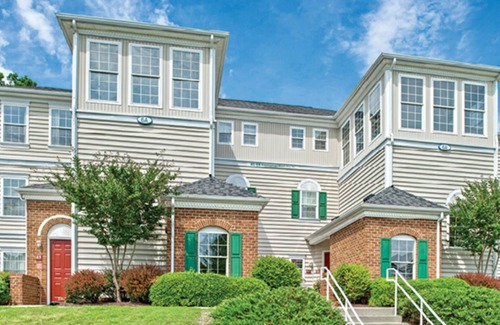 Berkeley Condo | Great for Large Family/Group. Suitable for 12. Popular Resort near Attractions.