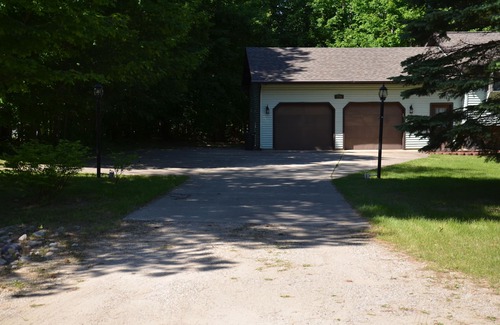 Gaylord House | Great getaway for families wanting to golf, ski, boat or hit the trails