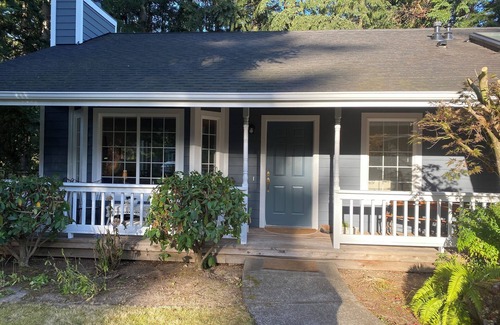 Artondale House | Great home for a perfect “Get Away” in beautiful Gig Harbor.