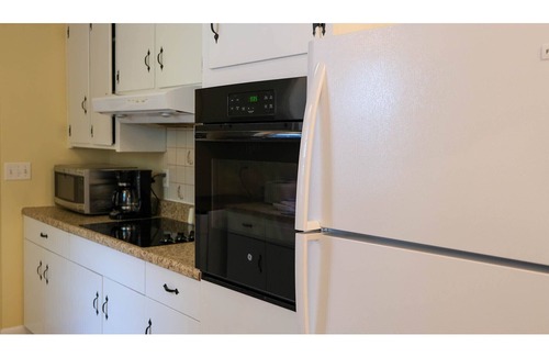 Isle of Palms House | Great home located just steps to the beach with a large fenced backyard