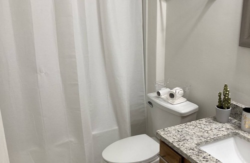 Pickwood House | Great home, perfect for games, graduation, ext. close to downtown