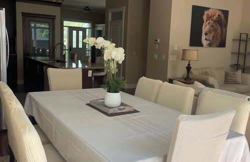 Inglewood House | Great house in Inglewood, walking distance to Zoo, Downtown, Restaurants
