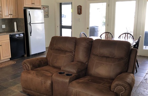 Kerrville House | Great house overlooking 18th hole at Riverhill Country Club, pet friendly