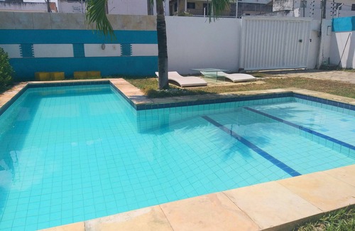 Jardim America House | Great house with pool 500m from the sea