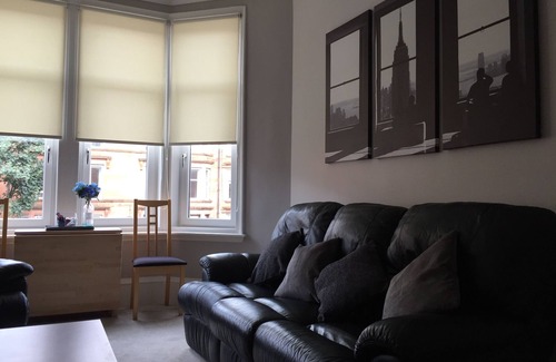 North West Apartment | Great Location 2 Bed West End Flat