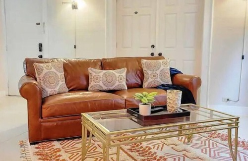 Irvington Apartment | Great Location 3BR Cozy Modern Apt in Irvington