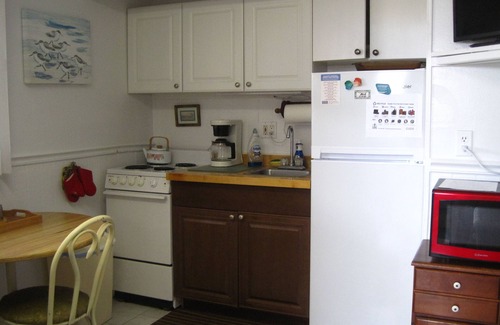 Sarasota Apartment | Great location across the street from Lido Beach