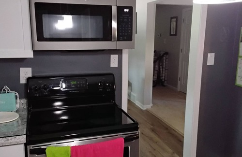 Mason House | Great location I-71 exit 25 Mason Ohio. Great price/value 5 mins to Kings Is.