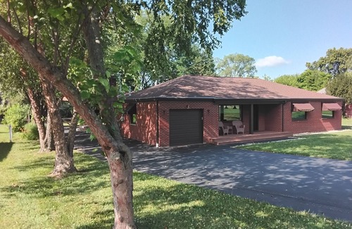 Mason House | Great location I-71 exit 25 Mason Ohio. Great price/value 5 mins to Kings Is.