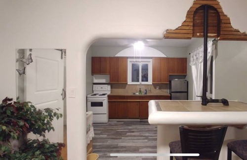 Transcona House | Great Location in Transcona for easy access of amenities
