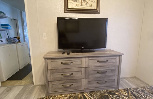 Hornbeak Cabin | Great location just across the street from Reelfoot Lake close to boat ramps