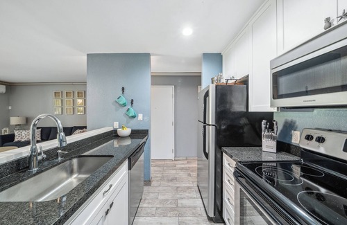 Kihei Condo | Great Location- Quiet Beach, Small Complex, Walk to Bars & Restaurants