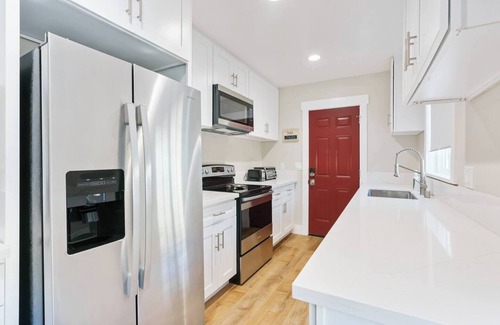 San Gabriel House | Great Location, SGV/626 Free Parking, 15-min to LA