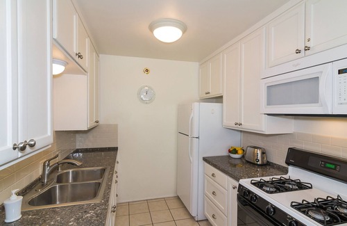 Carpinteria Condo | Great location/Steps to beautiful beach/King bed/EV charger/parking