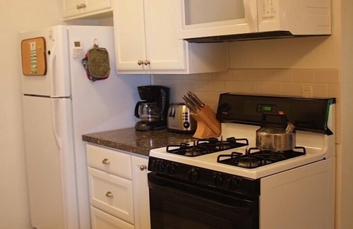 Carpinteria Condo | Great location/Steps to beautiful beach/King bed/EV charger/parking
