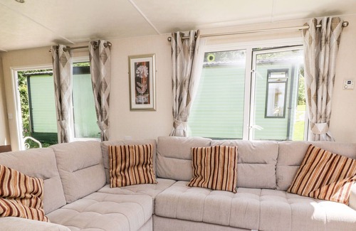 Tavistock House | GREAT MIS TOR, pet friendly, with a garden in Moortown