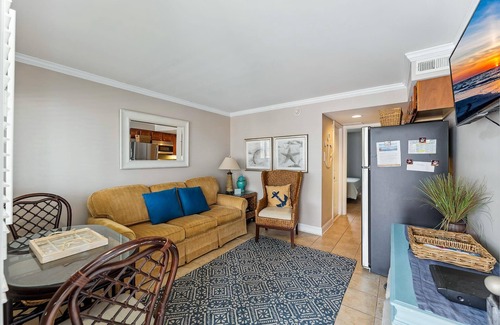 Avalon Condo | GREAT OCEAN VIEWS from this second floor condo
