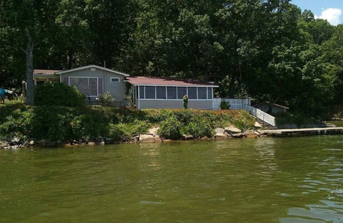 Centre House | Great Quiet Cabin on Weiss Lake