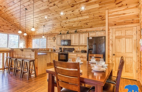 Pigeon Forge Cabin | Great Rates in Pigeon Forge 1 mi to PKWY King Bed Near Dollywood Game Rm/Hot Tub
