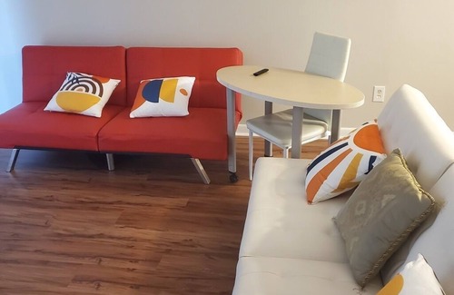 North Raleigh House | Great Space, Center of North Raleigh