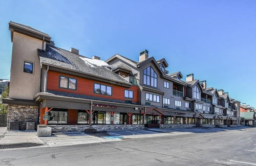 Mountain House Condo | Great Studio condo! Walk to river run!
