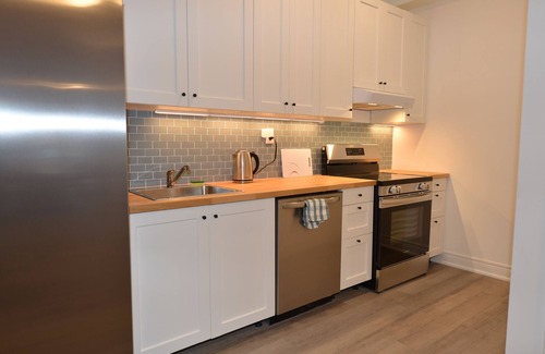 Vaughan House | Great Toronto House Whole Floor Separate Entrance Private Suite Free Parking